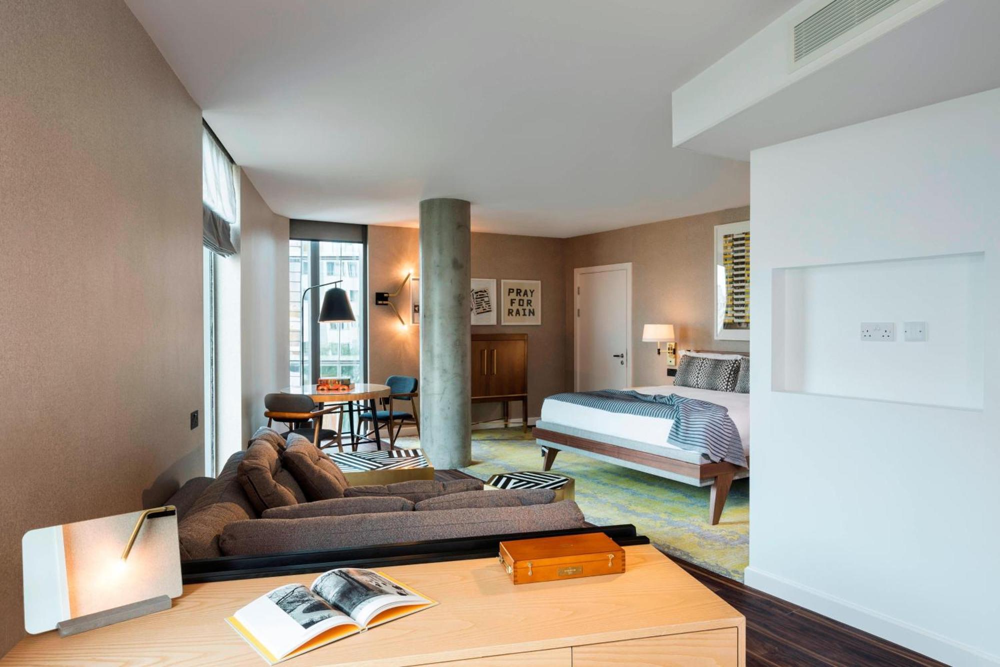 Artist King Suite One King Bed